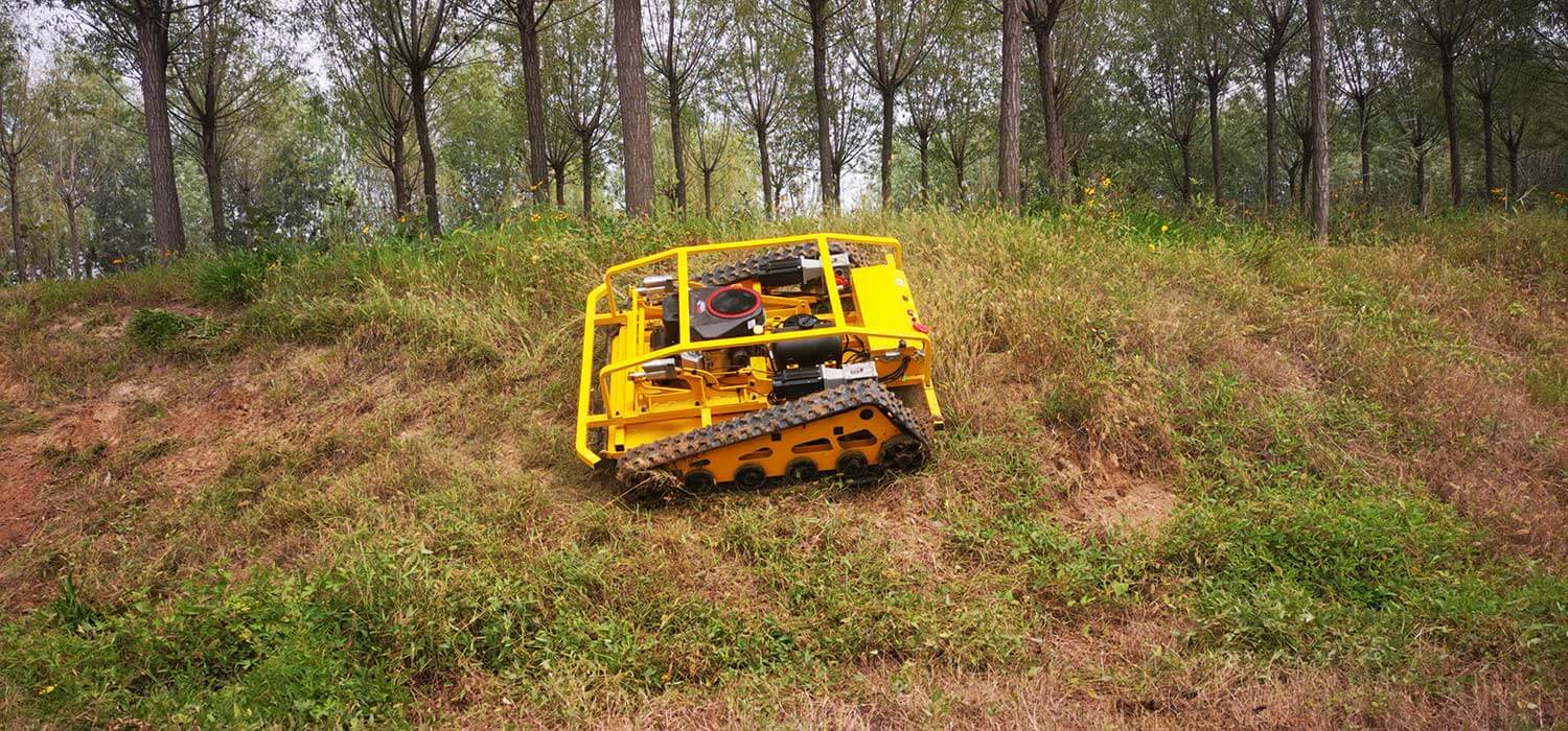 Remote-controlled slope mower